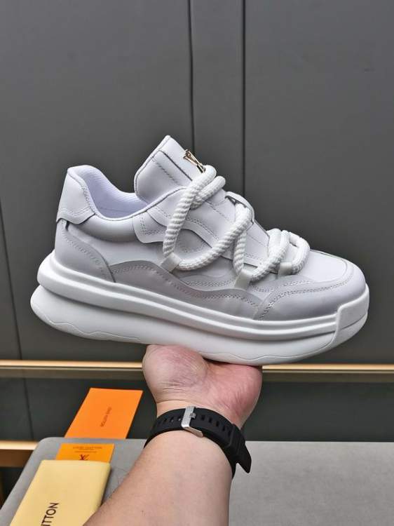 Picture of Louis Vuitton Shoes _SKULVsz38-46mnf036817033